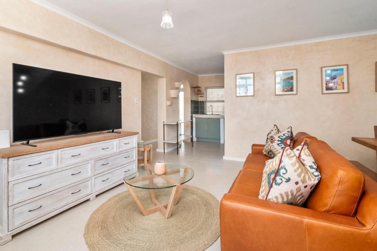 Coastal Comfort By The Promenade Apartment